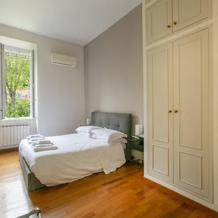 Family In Trastevere