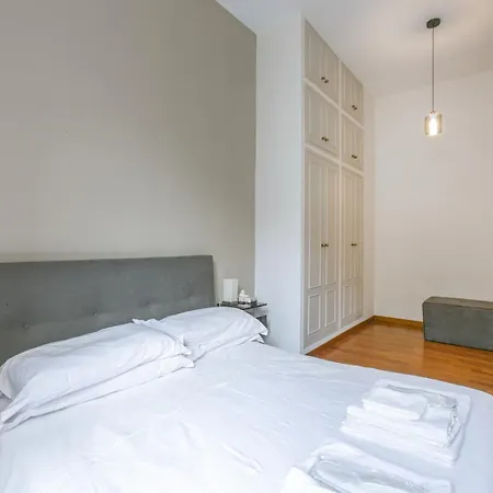 Family In Trastevere Apartment *